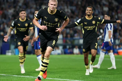 Los goles de Haaland le dieron el triunfo al City como visitante.
