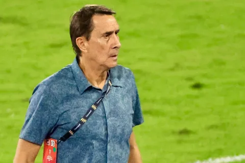 Alexandre Guimarães está en carpeta para un club extranjero.