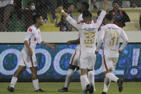 Olimpia vence a Motagua y se pone en ventaja en la final