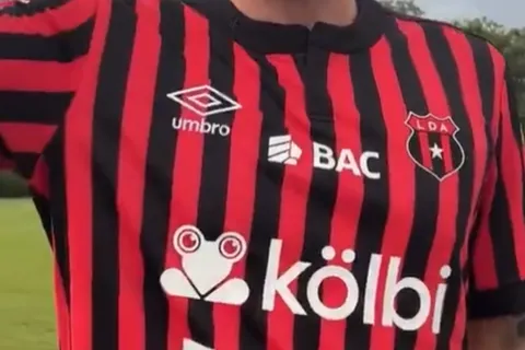 Regresa a Costa Rica: Alajuelense le da la bienvenida a una estrella internacional después de confirmar el fichaje de Ronaldo Cisneros