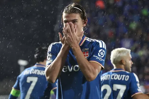 El Como no tendría intención de vender a Nico Paz en enero de 2027 pese al interés de Chelsea, Manchester United y Arsenal