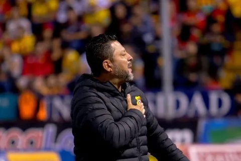 Jafet Soto se gana un enemigo en Herediano tras la salida de Paté Centeno