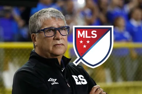 Bolillo Gómez recibe una noticia que sorprende a El Salvador desde Estados Unidos.