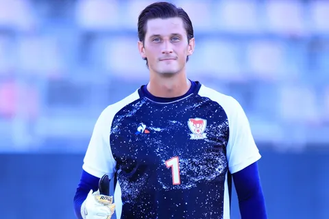 Nicholas Hagen brilla en su debut en el futbol de Israel