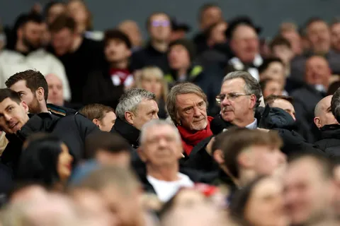 “Hasta ahora ha sido un fracaso total”: Kasper Wikestad critica a Jim Ratcliffe en el Manchester United