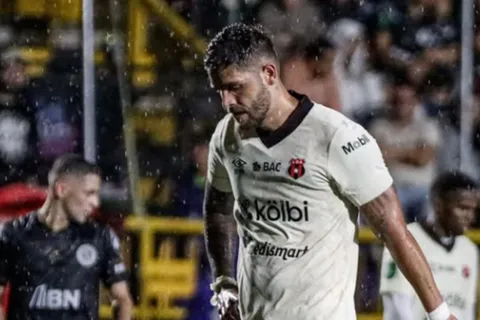Jonathan Moya recibió una reprimenda.