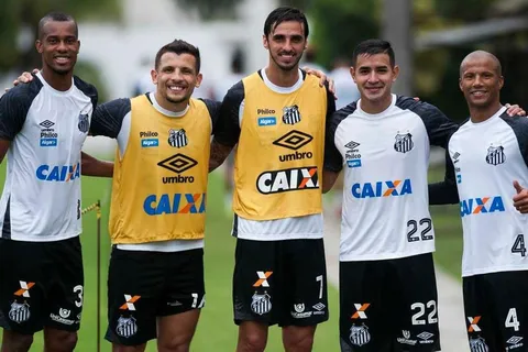 Bryan Ruiz demostró que como cantante es un gran futbolista