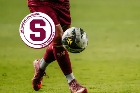 Era una de las joyas de Saprissa, pero se fue mal del club y ahora dio el salto en Europa que cambia su carrera