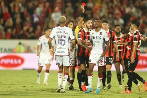 Saprissa quiere revertir el resultado de ida en su casa. (Foto: La Teja)