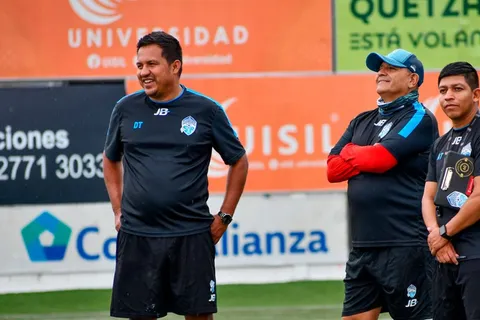 Amarini Villatoro sobre interés de Xelajú: "En mi país cuando hay un equipo sin técnico suena mi nombre"
