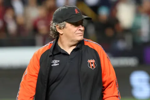 Entorno del Machillo Ramírez da una pincelada de lo que podría ser su futuro en Alajuelense