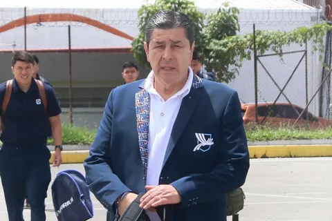 No es Oscar Santis: Luis Fernando Tena ya tendría definido al primer convocado en Guatemala para la última fecha de Eliminatorias 2026