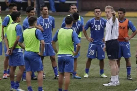 Ex DT de la Selecta será asistente de Koeman en el Barcelona