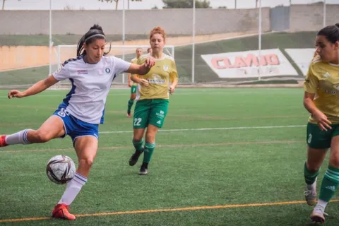 Guatemalteca destaca en el futbol de España