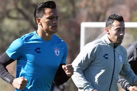 Pachuca le asigna importante número de camiseta a Denil Maldonado