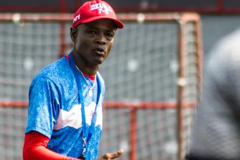 ¿Mercado en Panamá? Julio César Dely Valdés buscará refuerzos panameños para el Santos Guápiles