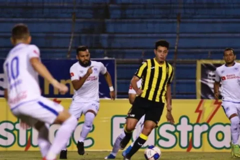 Real España y Olimpia empataron a 0 en la final de la Copa Premier