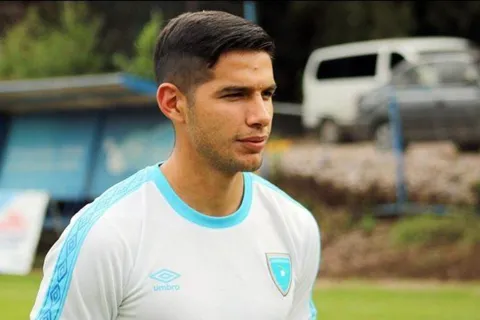 Antonio Chucho López molesto por el rendimiento de la Selección de Guatemala
