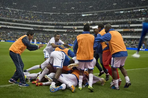 Honduras jugará ante México con el Azteca lleno