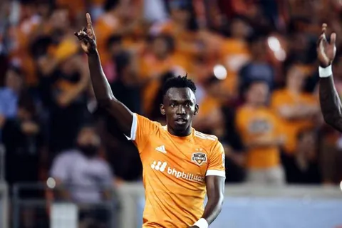 Inglaterra: Fenerbahce tiene competencia en la puja por Alberth Elis