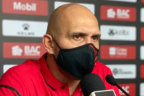 Luis Marín quisiera a un delantero como Javon East
