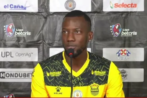 Darixon Vuelto denunció insultos racistas por parte de jugador de Génesis