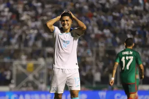 Nueva mala noticia para Luis Palma tras no ser convocado en Honduras por Reinaldo Rueda