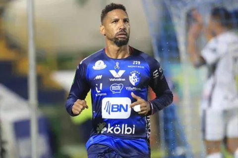 Marcel Hernández se disculpó por su comportamiento en Cartaginés