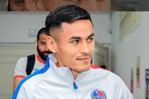 Andy Najar quedó afuera del banco de suplentes contra Vida. (Foto: Olimpia)