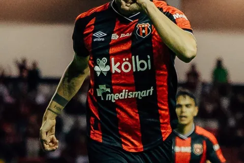 Alajuelense cerca de cerrar un fichaje nuevo.