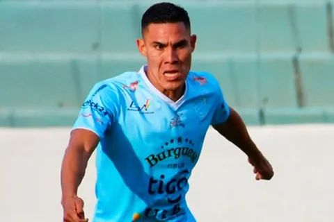 Erick Rivera se ve jugando la eliminatoria con El Salvador