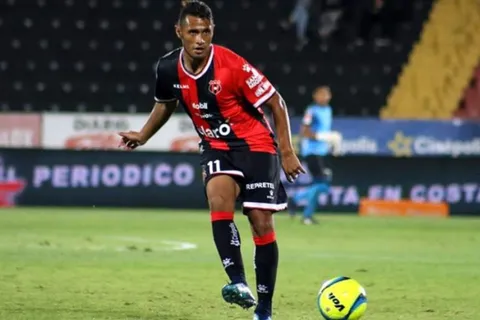 Alex López volvió a entrenar y en Honduras se ilusionan con su regreso