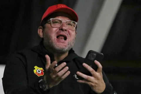 Jafet Soto enojado en Herediano.