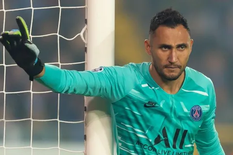 Keylor inició jugada de gol para PSG y sacó su arco invicto otra vez