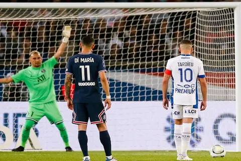 El gol de Panenka que le anotaron a Keylor Navas en empate del PSG ante Troyes (VIDEO)