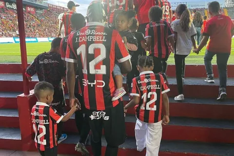 Joel Campbell se despidió de Alajuelense con un conmovedor posteo.