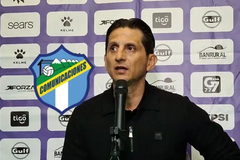 Ronald González en conferencia de prensa.