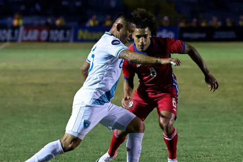 “No podemos cambiar nuestro estilo”: la molestia de Adalberto Carrasquilla tras el empate con Guatemala