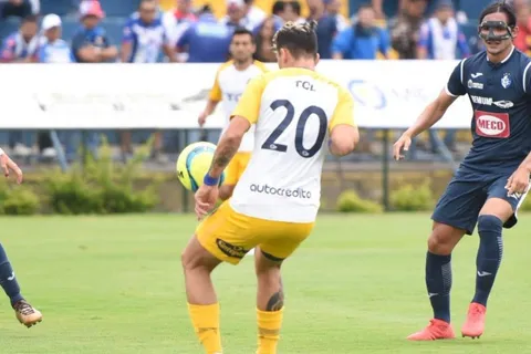 Cartaginés despidió a "Chiqui" con revés ante Rosario Central