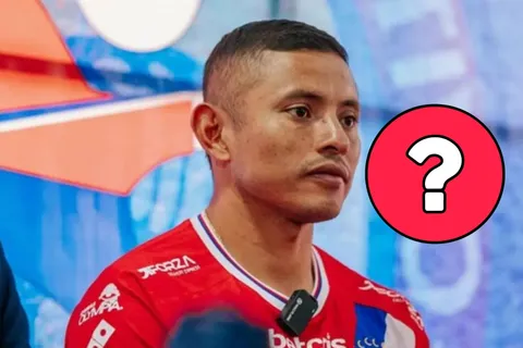 La sorpresa del mercado: Carlos Mejía ficha por un inesperado equipo de Guatemala junto a un campeón con Saprissa .
