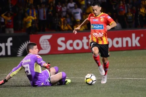 Herediano pega primero con estos GOLAZOS