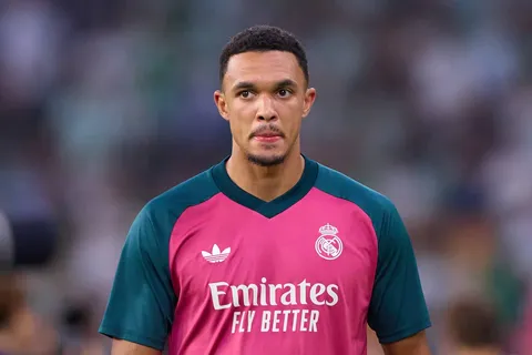 Arsenal tendría a Trent Alexander-Arnold en la mira, pero Real Madrid no contemplaría venderlo