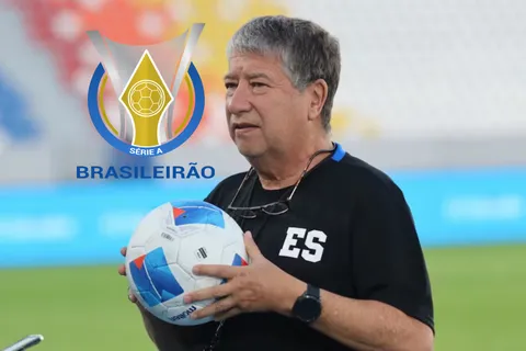 Bolillo Gómez celebra el salto de una de las jóvenes promesas de la Selección de El Salvador