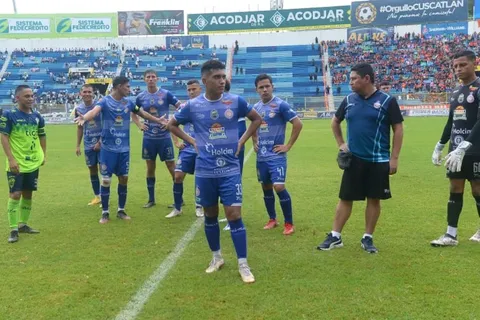 FESFUT canceló dos torneos más en El Salvador tras la tragedia en el Cuscatlán.