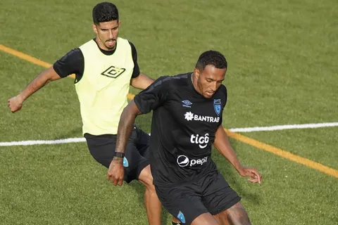 Nathaniel Méndez-Laing ya entrenó con todos sus compañeros