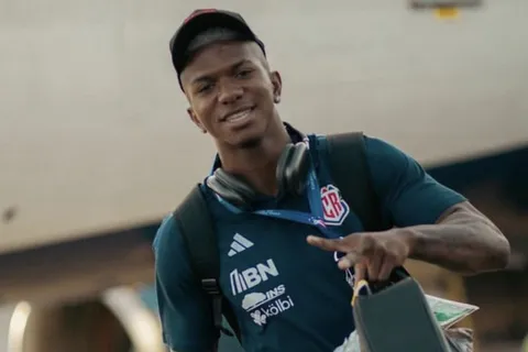 Jeyland Mitchell ya se encuentra en los Países Bajos.