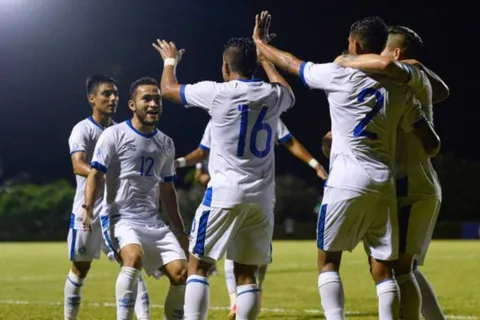 Bolivia niega tener juego pactado con El Salvador