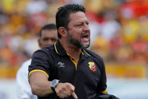 Jafet Soto explotó: "Eso gatos que hablan en Facebook"