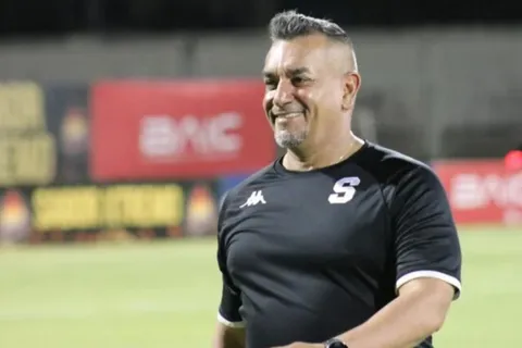 Giacone sonríe ante la noticia del Saprissa.