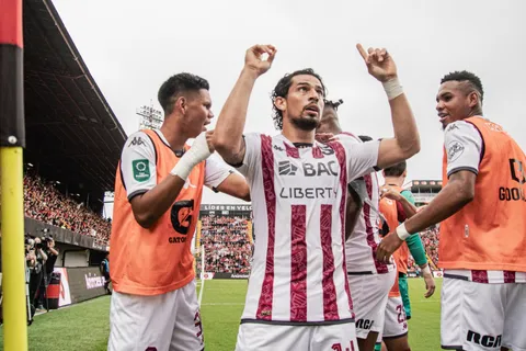 Ariel Rodríguez no se olvidó de nadie: cargó contra la afición y la directiva de Saprissa
